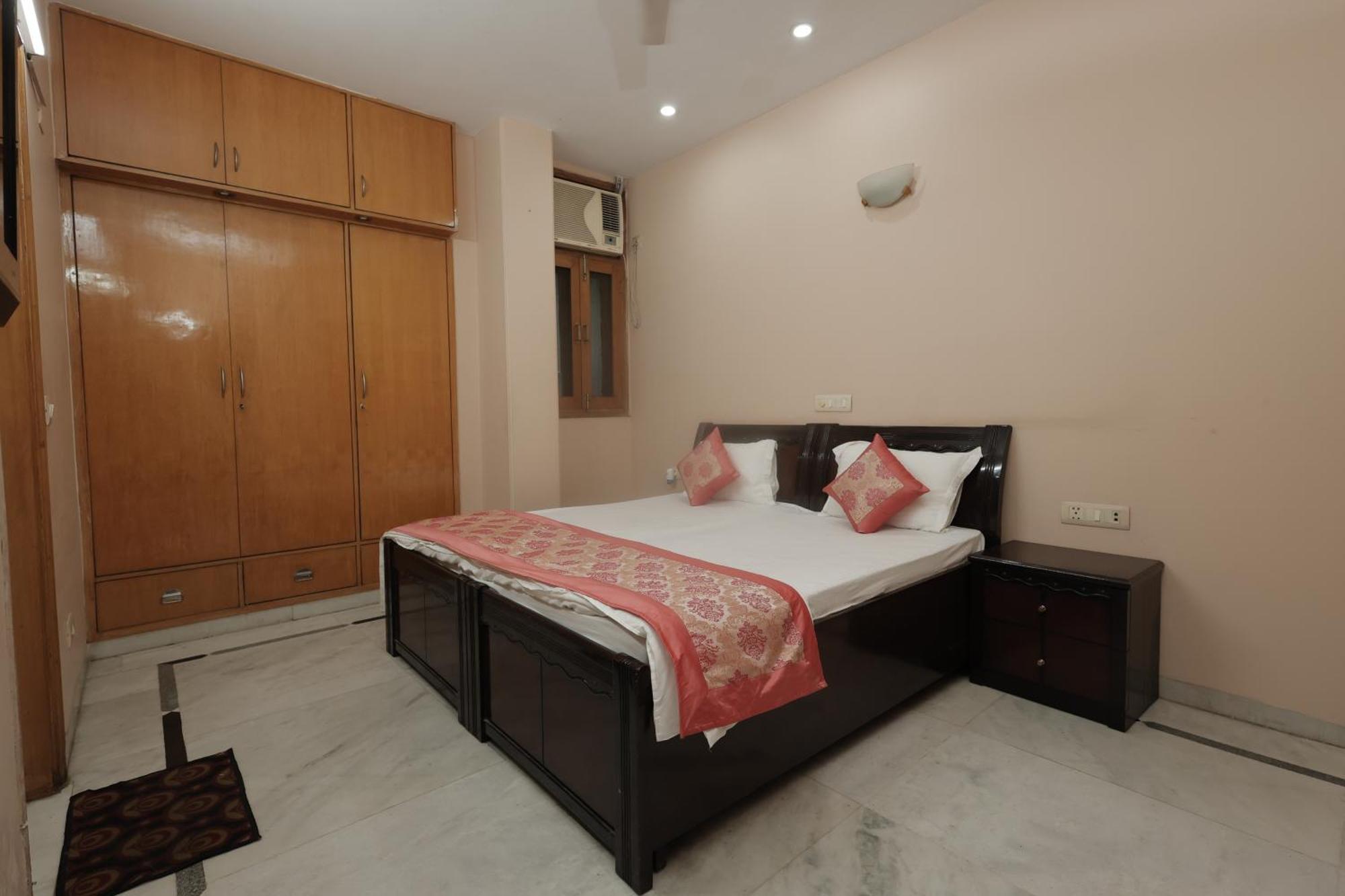 Ss Residency Bed & Breakfast 2*